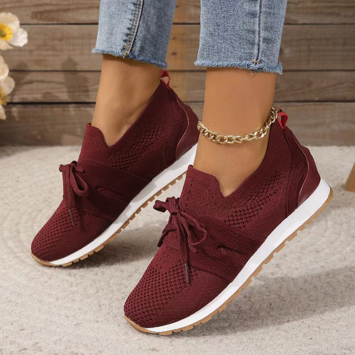 Moderne dames orthopedische sneakers, bieden voetcomfort en ondersteuning voor lange dagen, geschikt als casual schoenen.