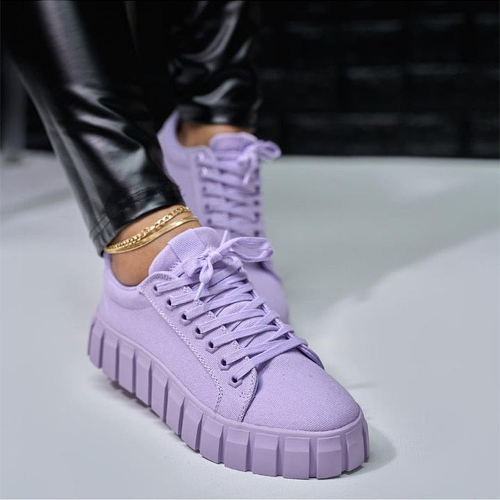 Stijlvolle dames sportschoenen in een tijdloos design, perfect voor elke outfit.