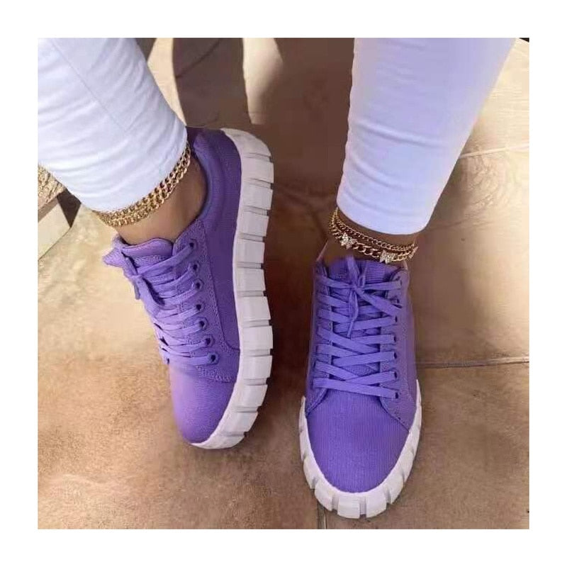 Comfortabele dames sportschoenen, speciaal voor lange wandelingen en dagelijks comfort.