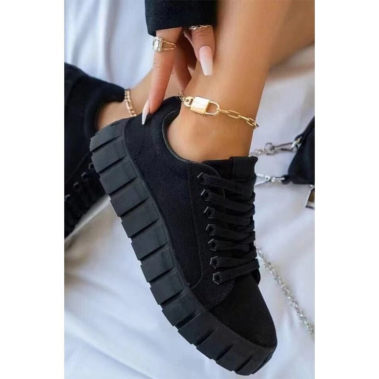 Stijlvolle orthopedische wandelschoenen voor dames, ideaal voor comfort bij elke stap.