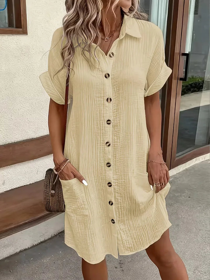 Zomerse damesjurk met korte mouwen, elegant en luchtig.