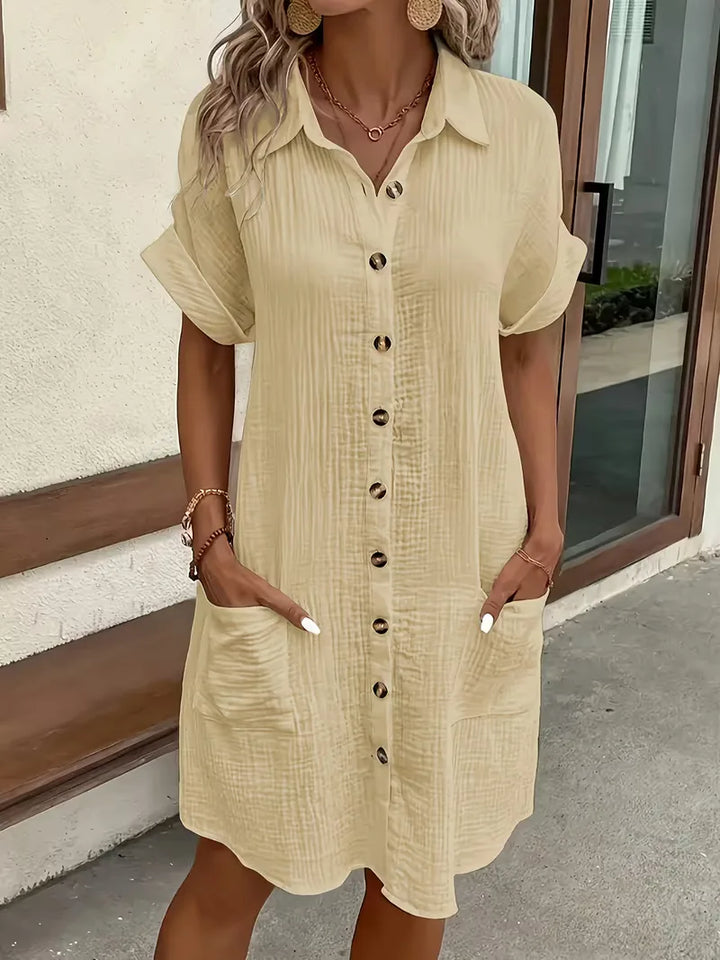 Casual zomerjurk, deze overhemdjurk met korte mouwen is zeer comfortabel.