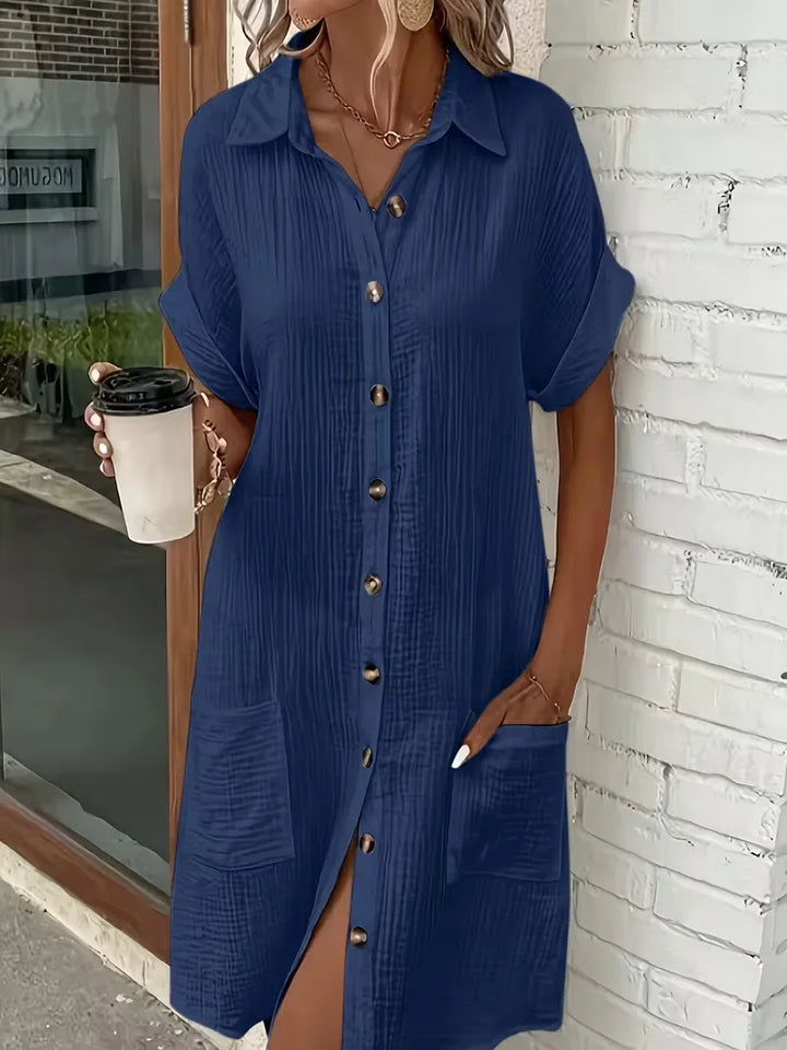 Casual knielange overhemdjurk voor dames, ideaal voor de zomer.