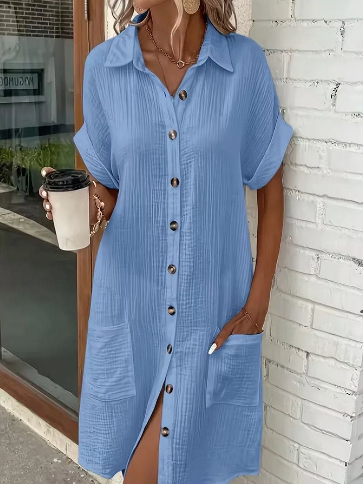 Knielange casual overhemdjurk voor dames, met korte mouwen, perfect voor zomer.
