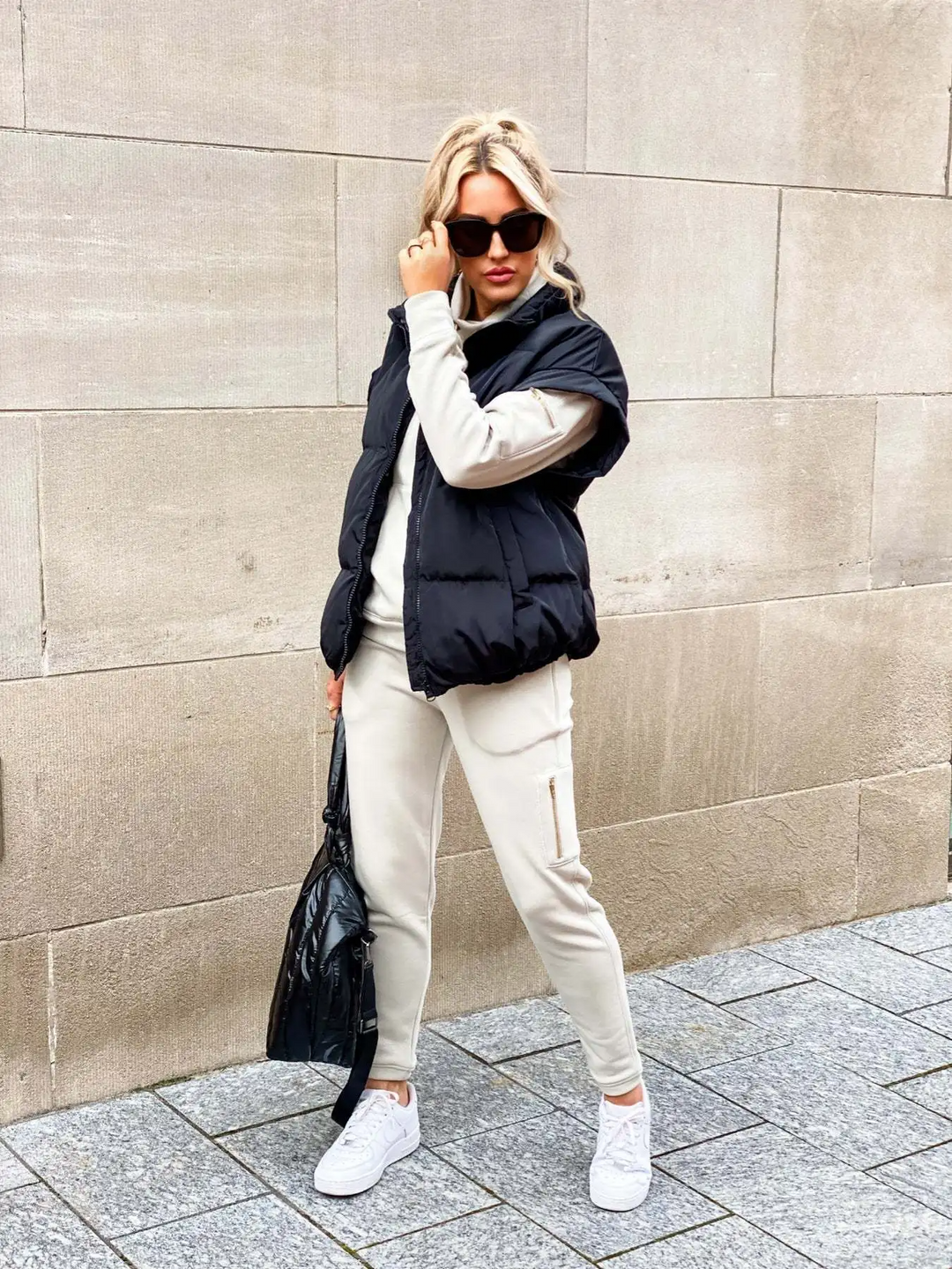 Moderne dames puffer bodywarmer Cléo, oversized gilet voor trendy casual laagjes in koudere seizoenen.