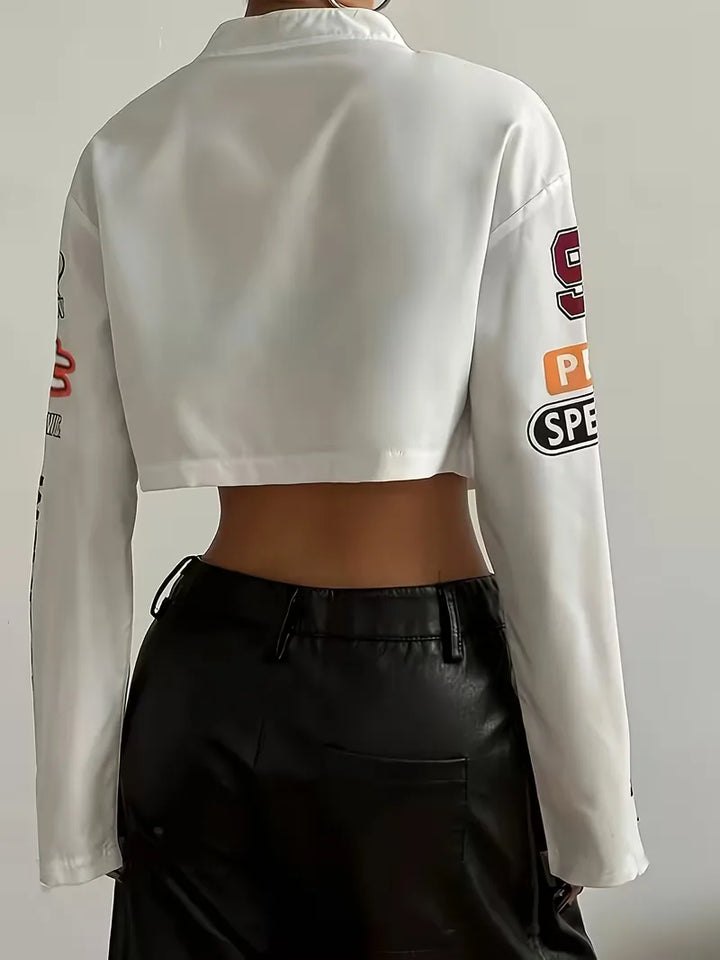 Trendy cropped bomberjack voor dames, voorzien van opvallende grafische print; perfect voor lente en herfst.