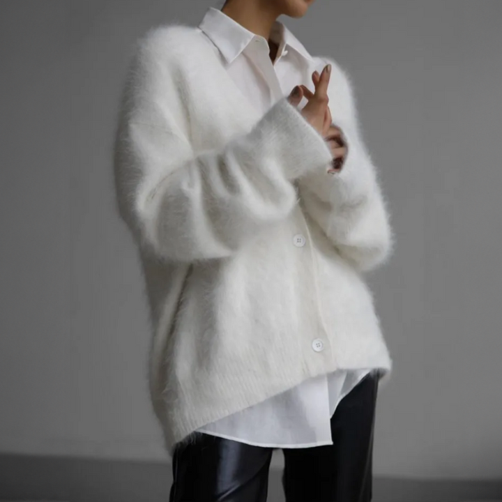 Zacht, dik gebreid oversized damesvest. Comfortabel en stijlvol met Noors patroon, perfect voor winter/herfst.