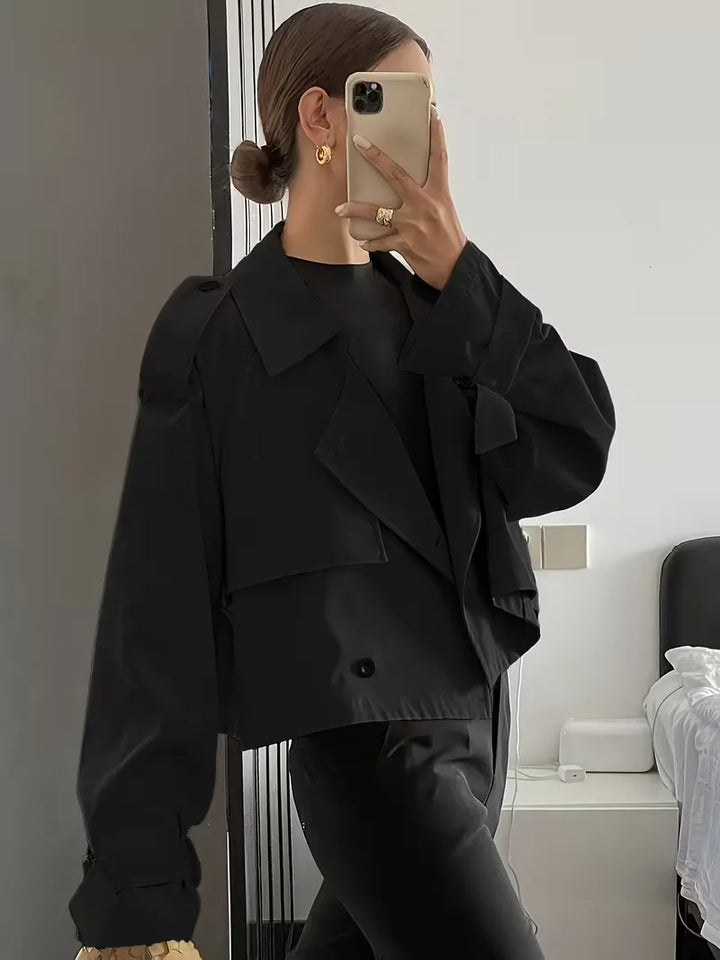 Trendy lentejas: oversized dames trenchcoat, ideaal voor wisselvallig weer, modieus.
