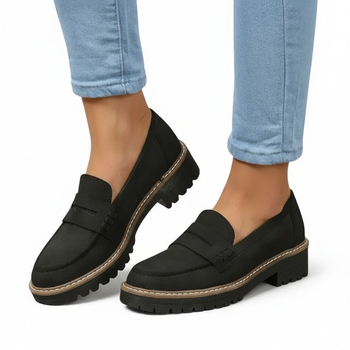 Dames penny loafers met profielzool en platformzool. Comfortabele instappers voor casual of werk.