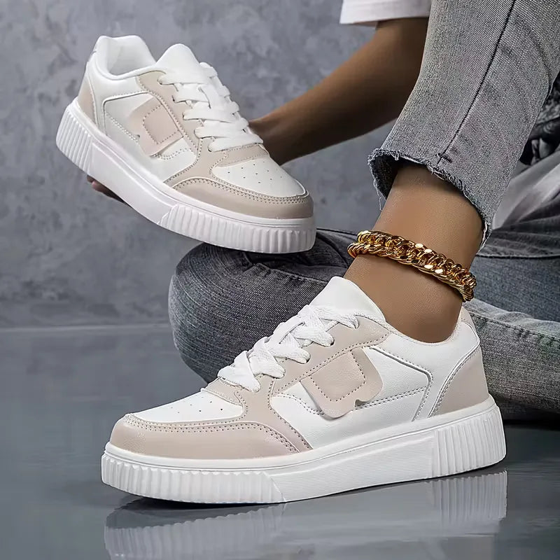 Comfortabele dames platformsneakers, perfect voor studenten en straatstijl met dikke zool.