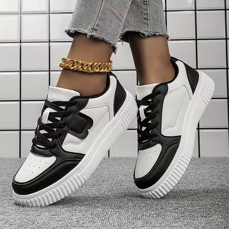 Dames casual platformschoenen met vetersluiting, ideaal voor een trendy kleurblok straatstijl.