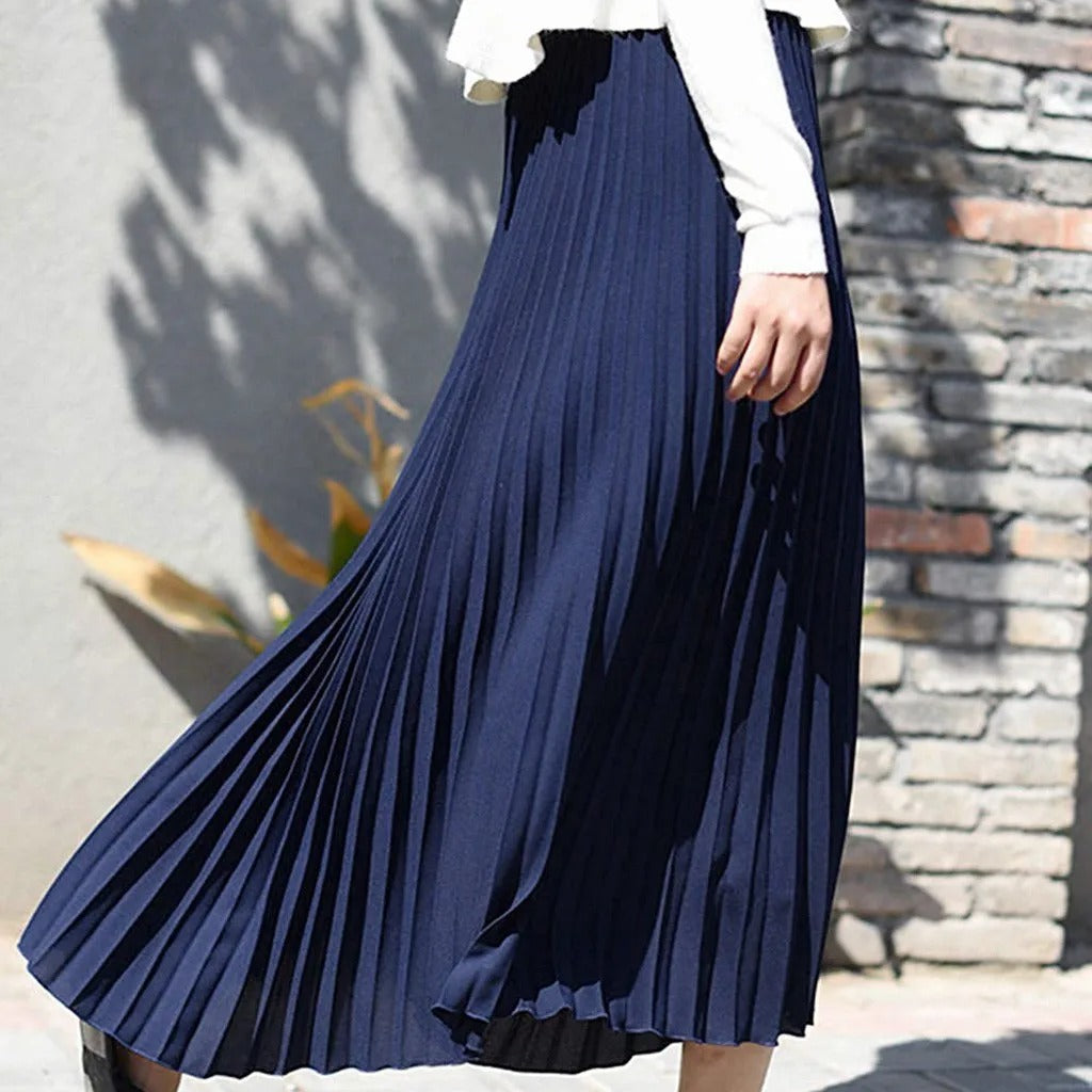 Trendy dames plooirok, combineerbaar voor een casual of chique look. Vrouwelijke mode.