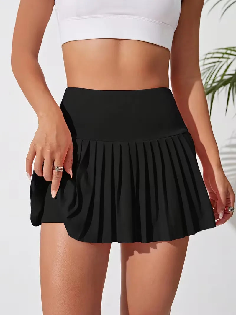 Modieuze damesrok met plooien. Deze comfortabele minirok met hoge taille is een must-have voor de zomer.