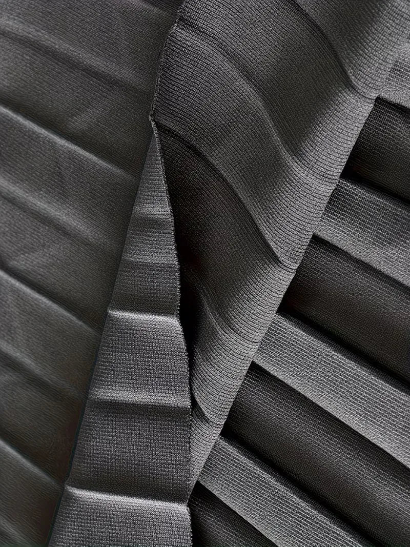 Klassieke dames plooirok, midi lengte en hoge taille voor tijdloze elegantie. Geschikt voor lente/zomer.