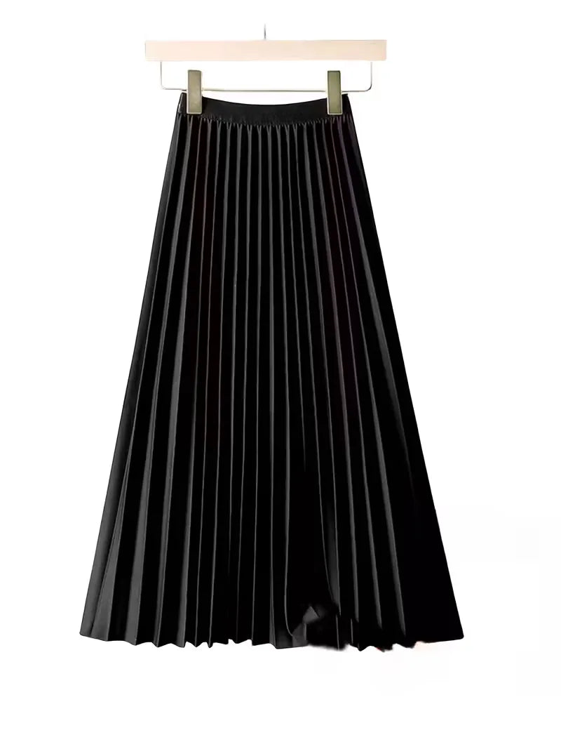 Achteraanzicht van de stijlvolle dames plooirok met hoge taille, comfortabel en elegant. Perfect voor zomer.