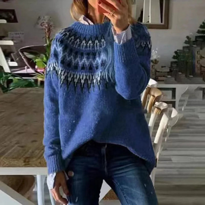 Warme Noorse dames pullover met traditioneel patroon en ronde hals; essentieel voor koude winterdagen en comfort.