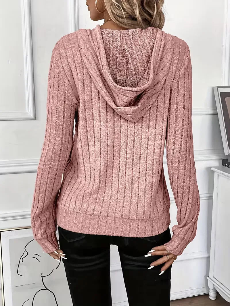 Comfortabele dames trui met capuchon, ribbelstof, perfect als casual winterkleding.