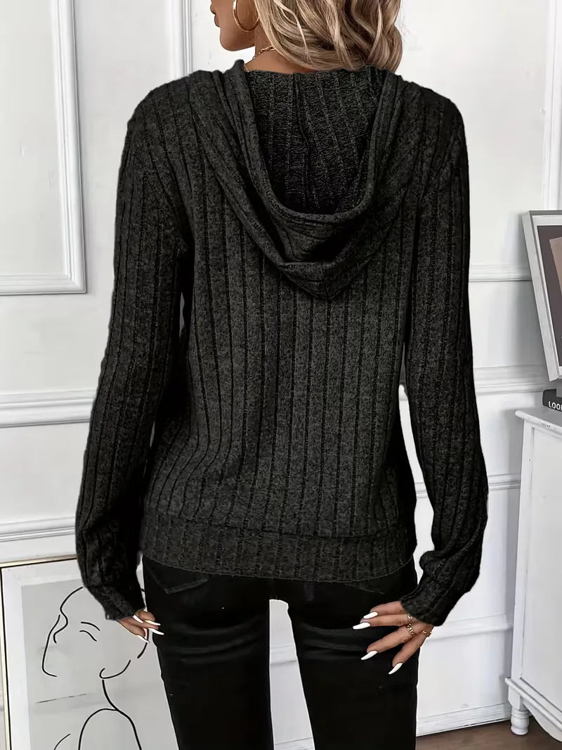Casual dames hoodie, lange mouwen, geribbelde textuur, perfect voor herfst en winter.