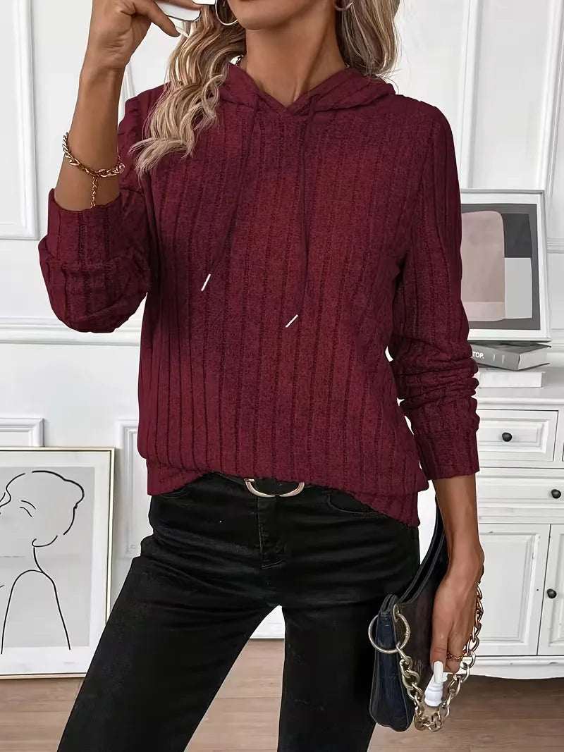 Comfortabele loungewear hoodie voor dames, zachte ribbelstof, herfst- en wintermode.