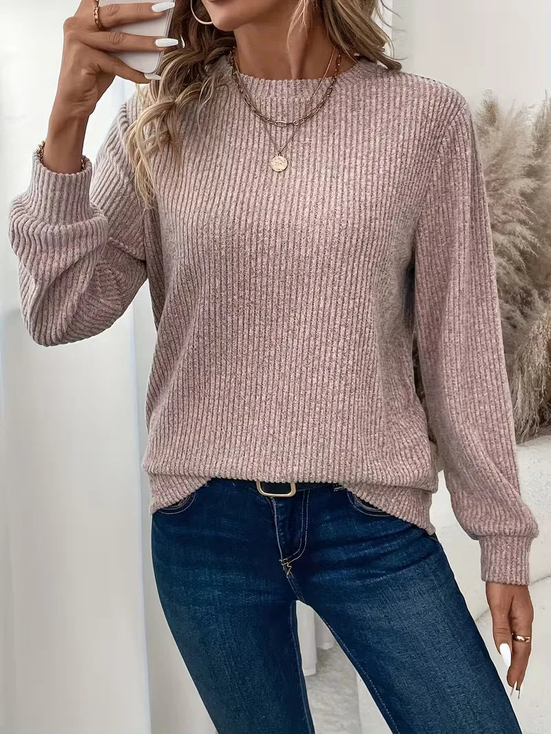 Casual dames trui met ronde hals in ribbelstof, perfect voor comfortabele loungewear.