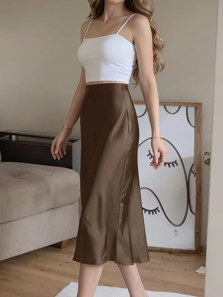 Satijnen midi rok voor dames, met elegante hoge split, tijdloos en zeer veelzijdig.