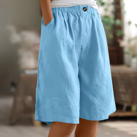 Achterkant dames shorts met elastische taille. Comfortabele relaxed fit, perfect voor zomerse ontspanning.