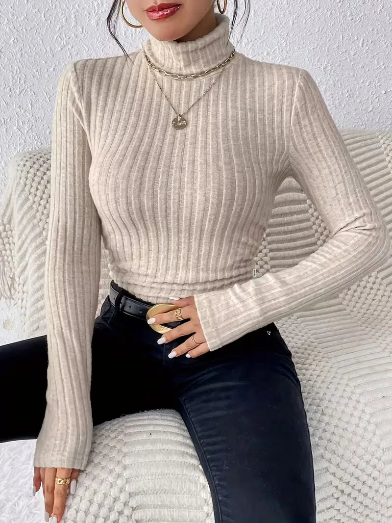 Dames slim fit coltrui met lange mouwen, ideaal voor herfst/winter. Perfecte casual pullover.