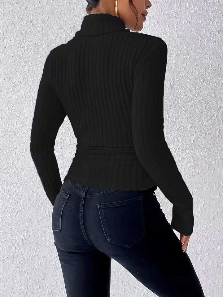 Zwarte dames coltrui, slim fit met lange mouwen, klassieke pullover. Ideaal voor elke gelegenheid.