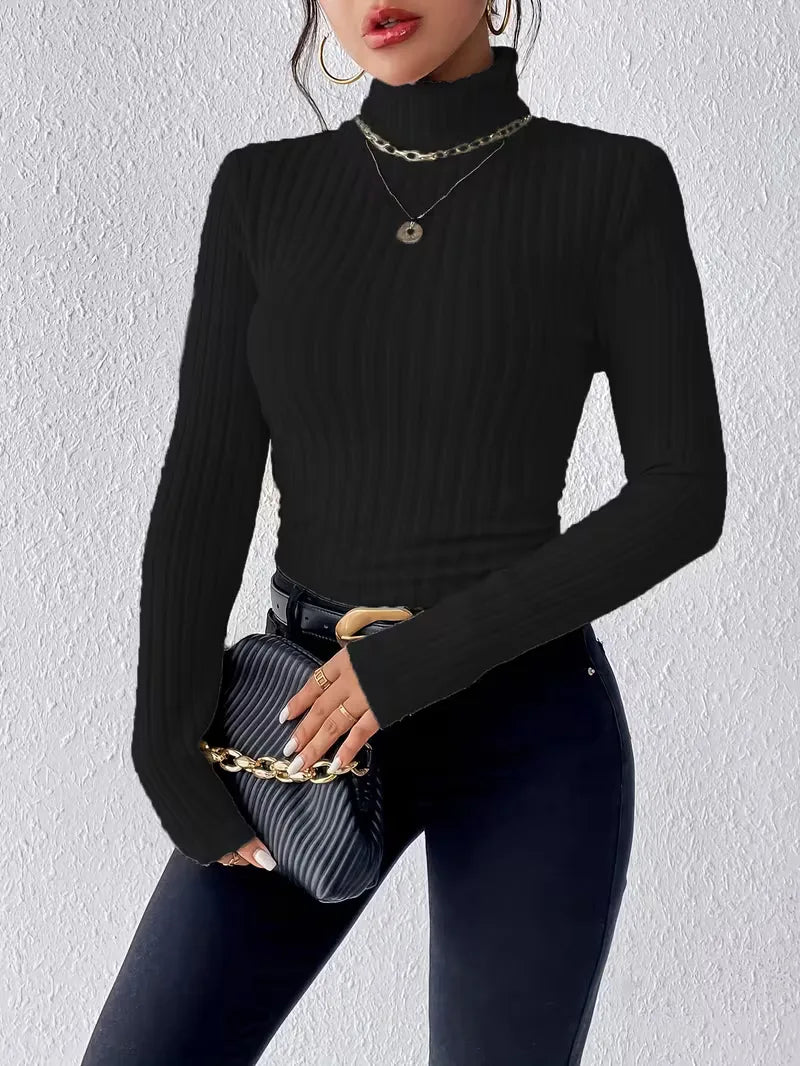 Warme dames slim fit pullover, lange mouwen, essentieel voor koude dagen. Comfortabel en chic.