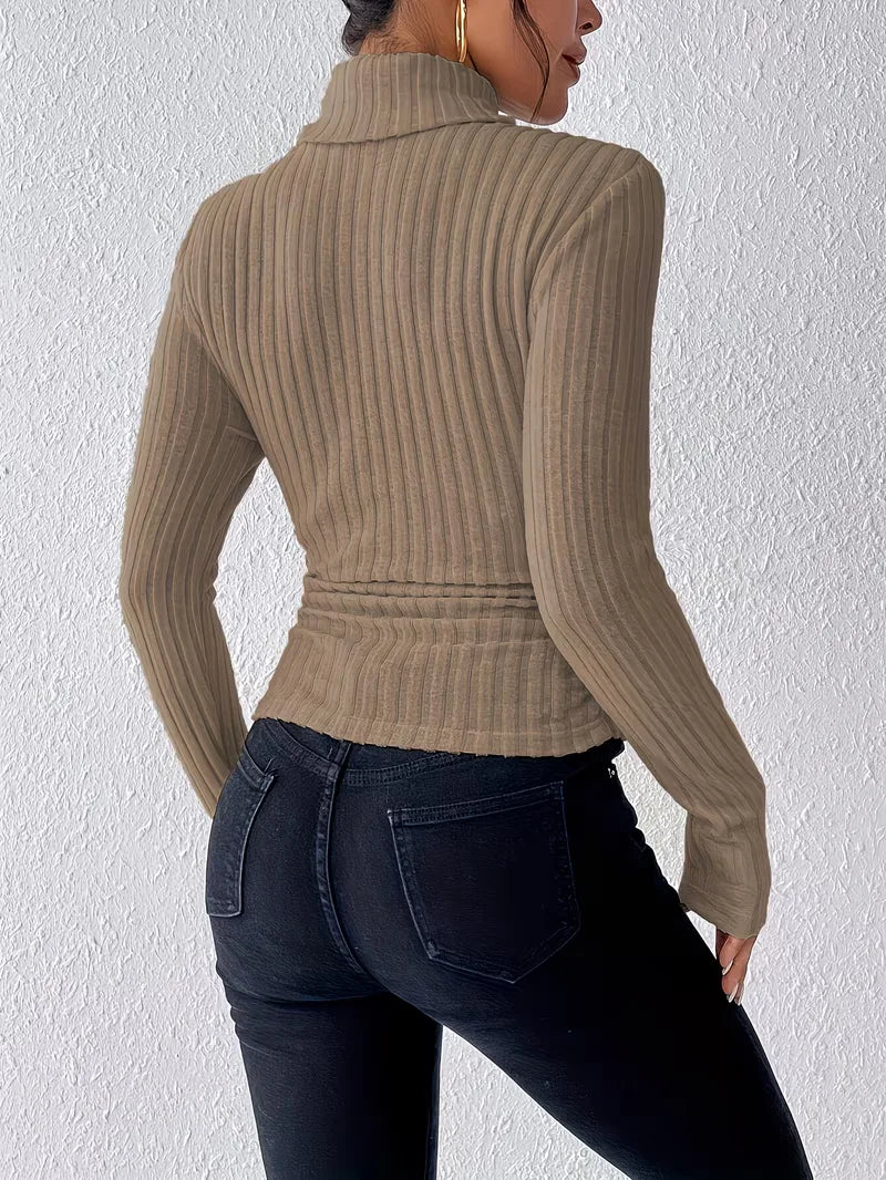 Moderne slim fit dameskleding: coltrui met lange mouwen, comfortabel en modieus voor elke dag.