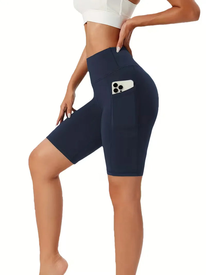 Veelzijdige dames shorts met zakken, high waist slim fit, voor comfort en stijl.