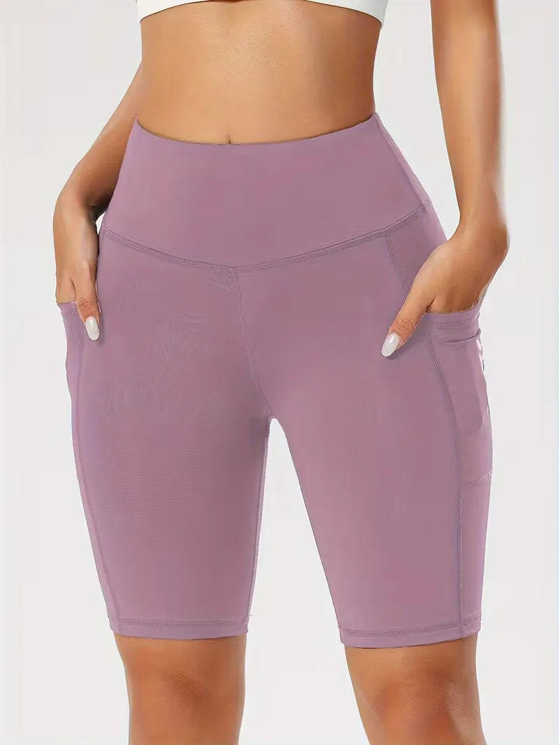 Veelzijdige slim-fit high waist dames shorts, met zakken, voor casual en sport.