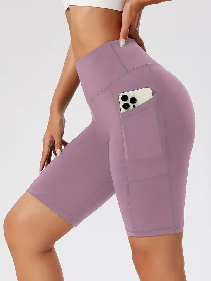 Ademende dames slim-fit high waist shorts met zijzakken, perfect voor warm weer.