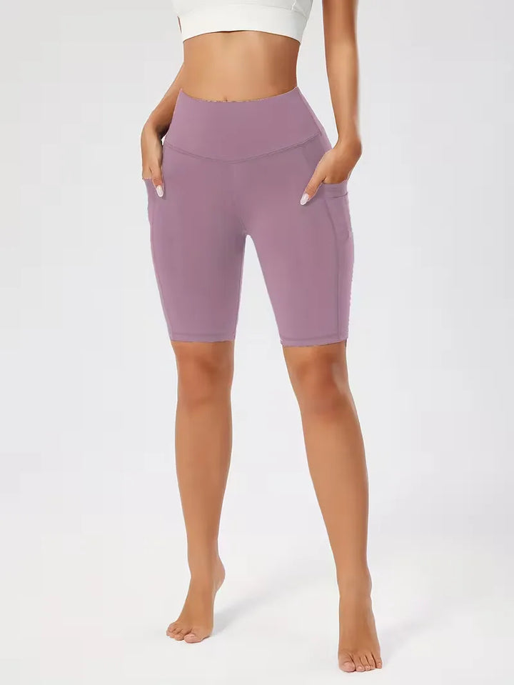 Trendy casual dames shorts, slim fit high waist, met zakken voor de zomer.