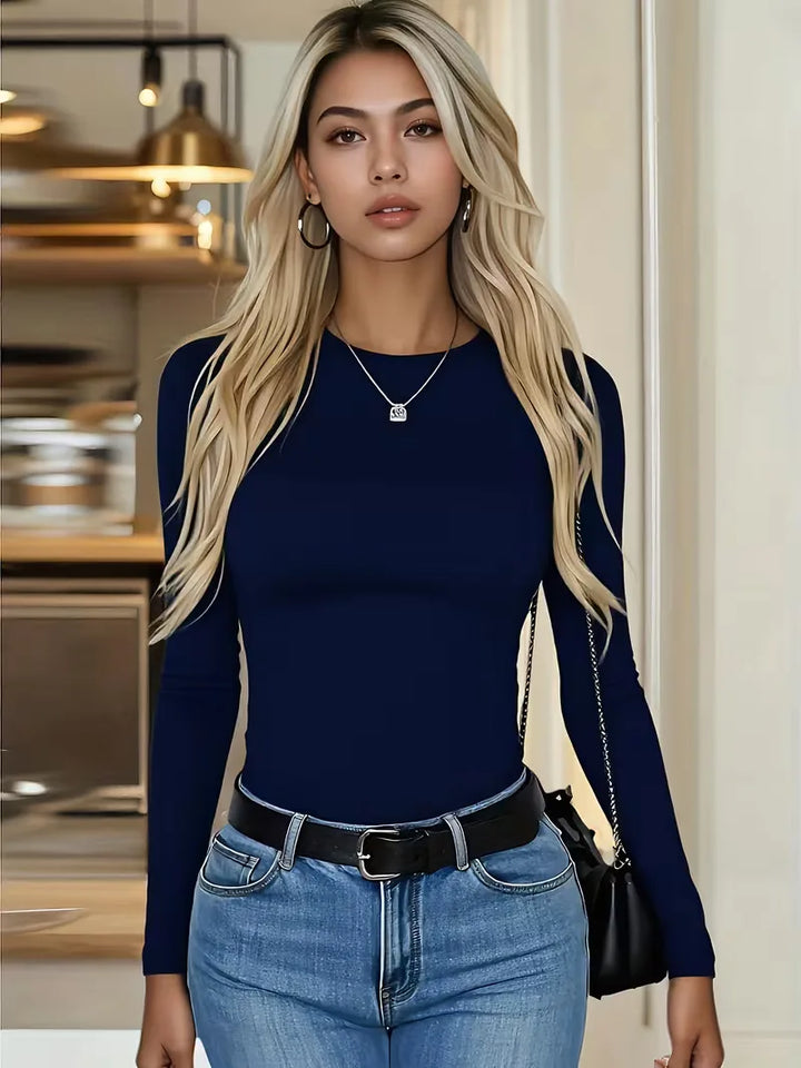 Slim fit longsleeve T-shirt voor dames, perfecte pasvorm voor een gestroomlijnde look.
