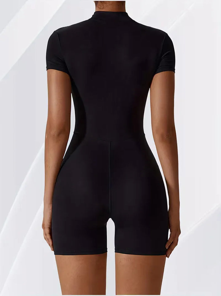 Slanke pasvorm dames bodysuit, korte mouwen, ideaal voor zomerse outfits en training.