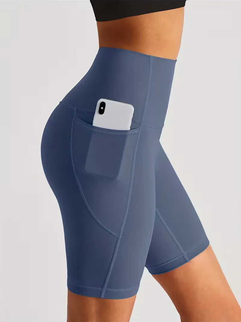 Dames sportkleding: hoge taille slim fit short voor een trendy workout look.