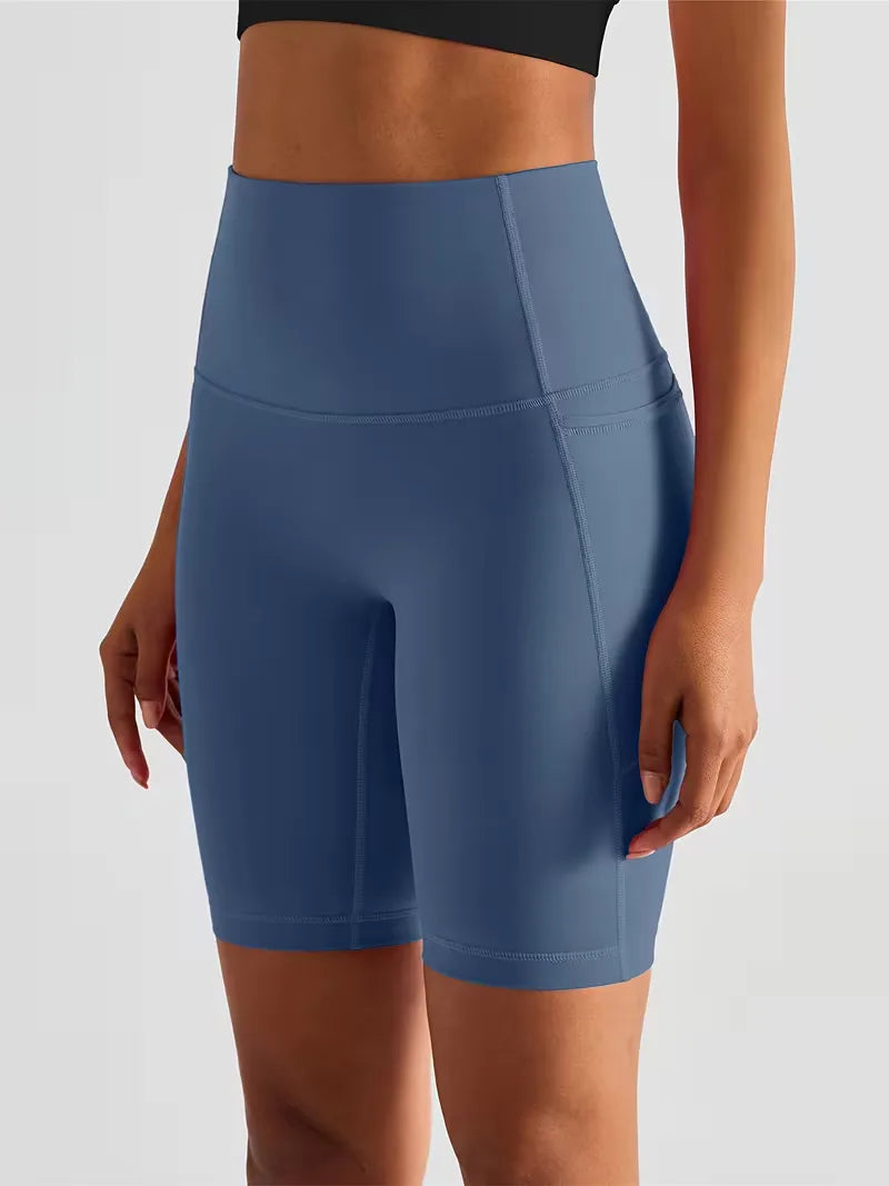Fitness short dames, hoge taille en slim fit, ondersteunend en flexibel.