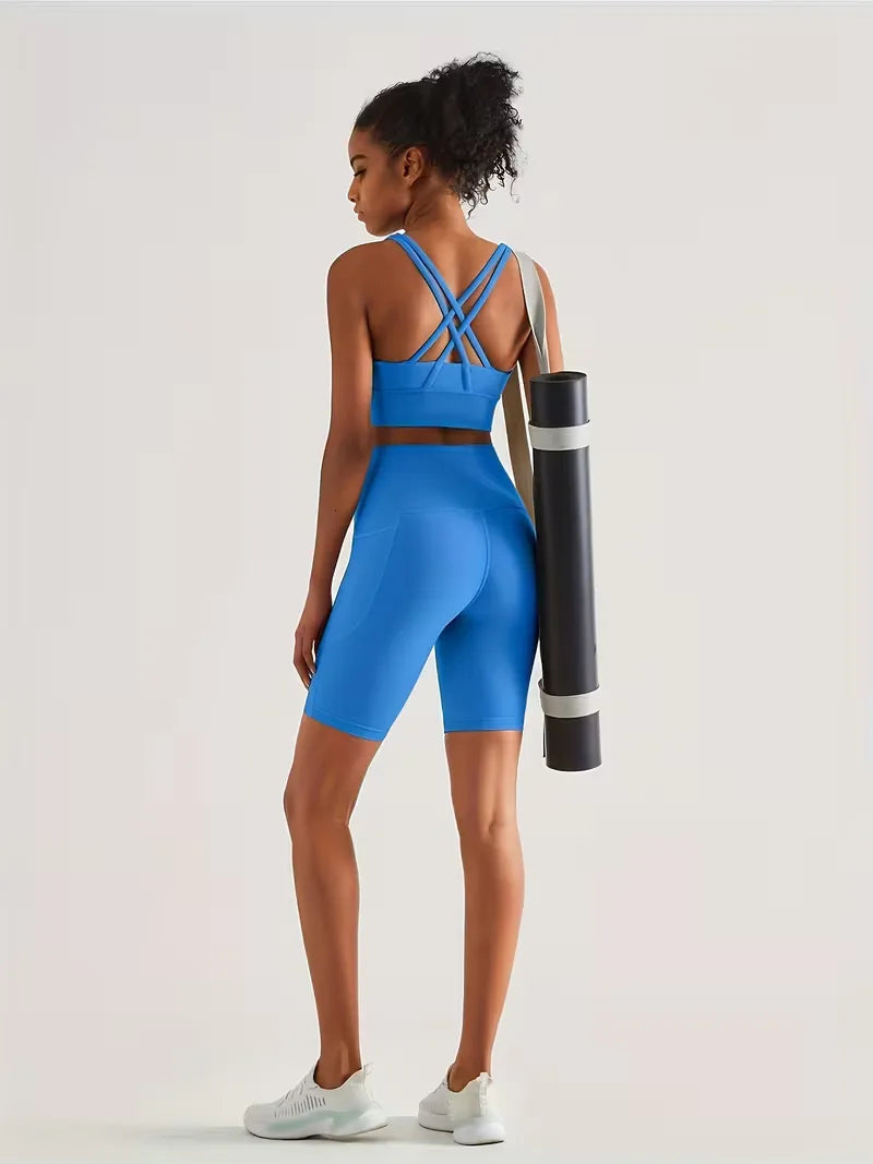Zwarte hoge taille sportshort dames, geschikt voor hardlopen en fitness.