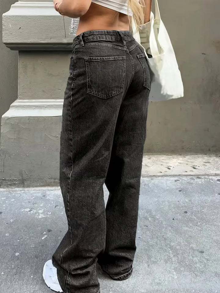 Stijlvolle dames straight jeans, mid-rise. Een onmisbaar item in elke voorjaarsgarderobe.