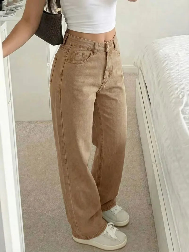 Deze dames straight jeans met mid-rise is een veelzijdige keuze voor diverse gelegenheden.