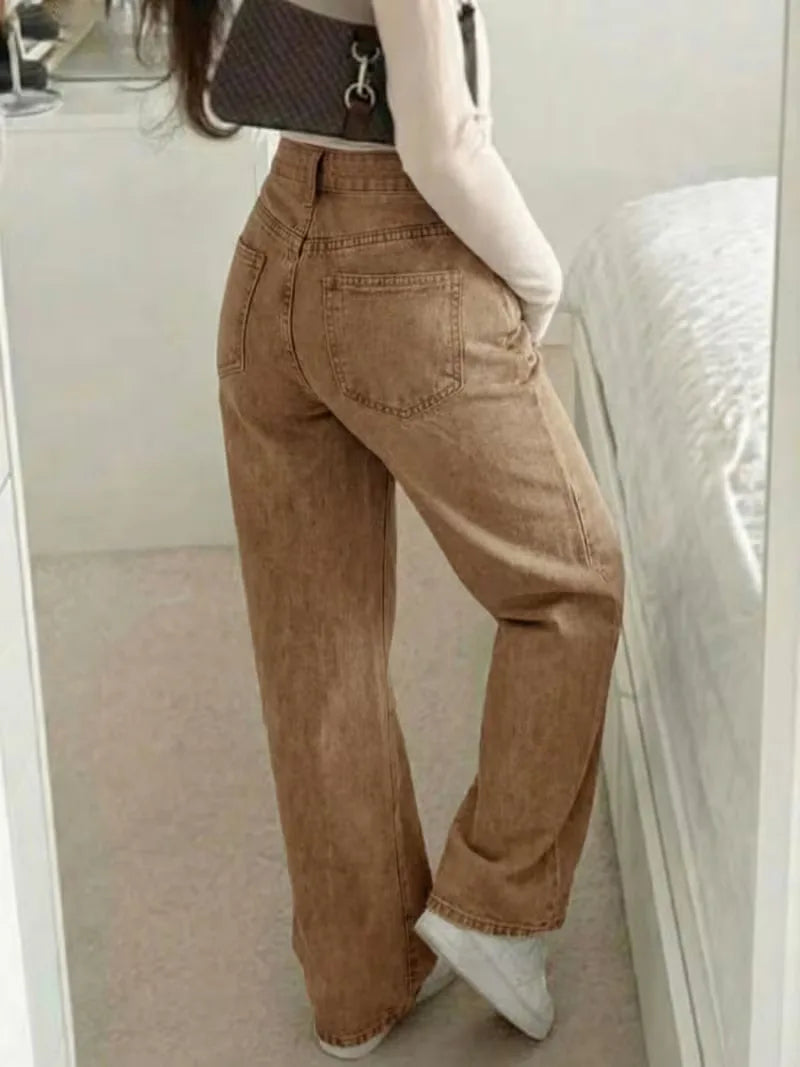 Duurzame dames straight leg jeans, mid-rise. Comfortabel voor een hele dag dragen.