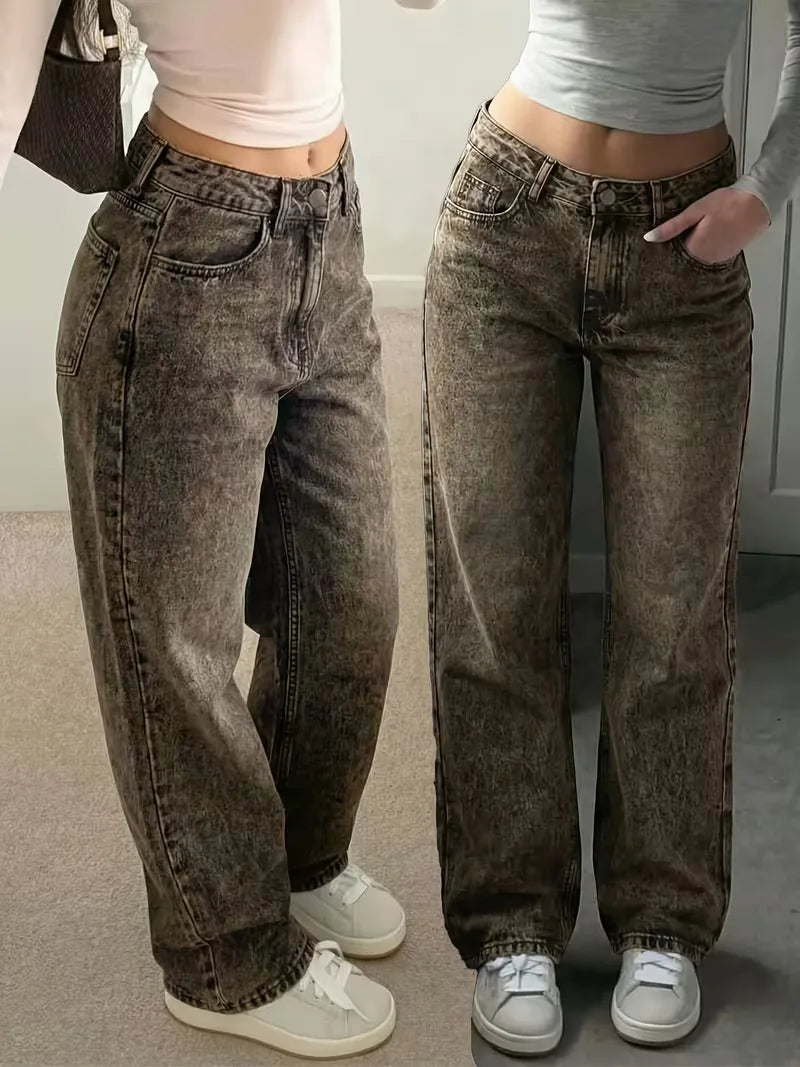 Dames straight jeans in klassiek denim blauw, met een comfortabele mid-rise pasvorm.