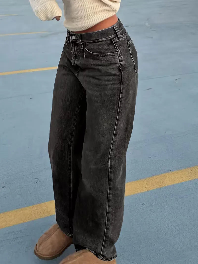 Dames straight leg jeans, mid-rise. Beschikbaar in grote maten voor een perfecte pasvorm.