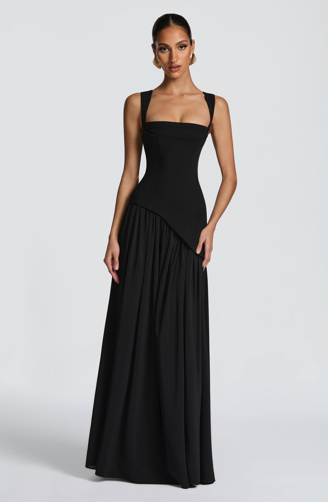 Elegante maxijurk voor dames, strapless design met corset lijfje en asymmetrische snit.
