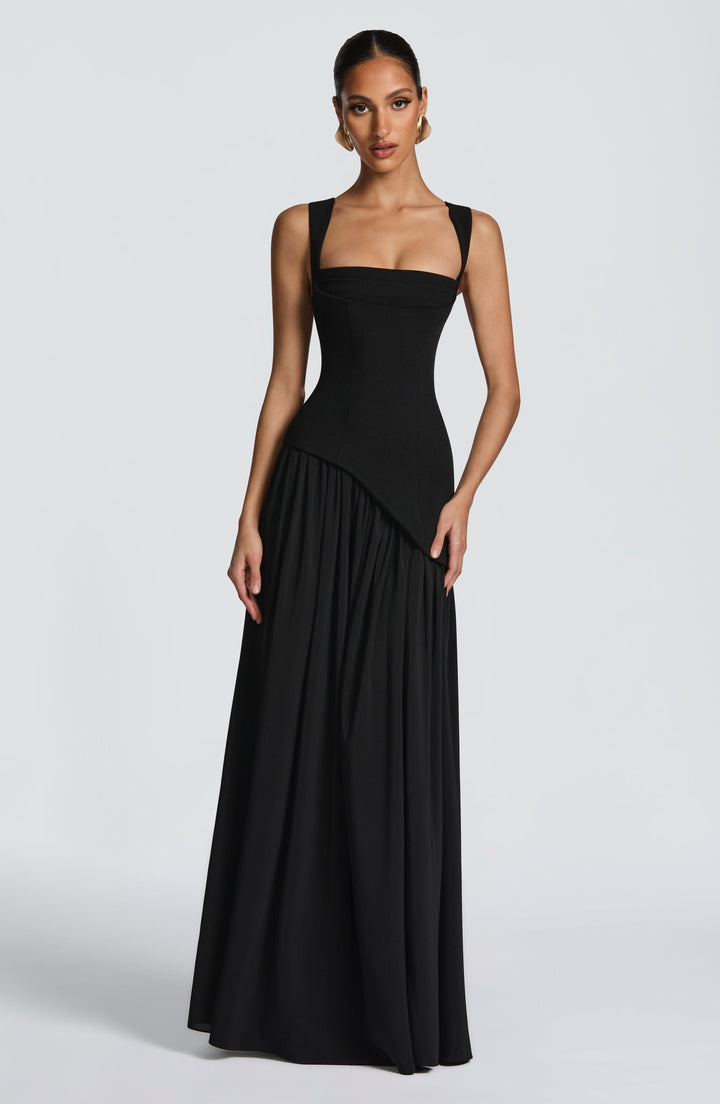 Elegante maxijurk voor dames, strapless design met corset lijfje en asymmetrische snit.