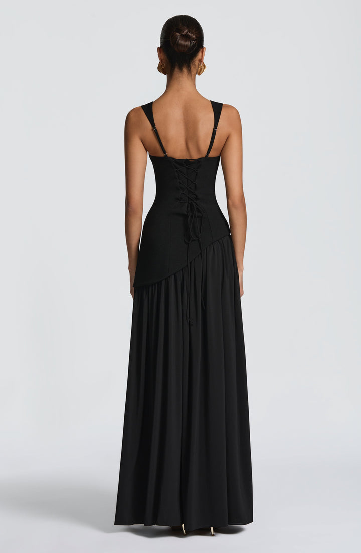 Feestelijke strapless damesjurk, maxijurk met een strak corset en een unieke asymmetrische taille.