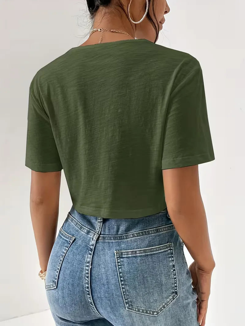 Grijs dames T-shirt met modieus twistdetail, een must-have voor je casual kledingkast.