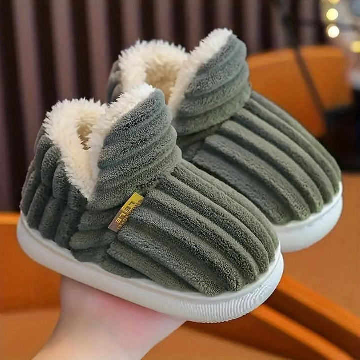 Warme damespantoffels met een dikke thermische zool, ideaal voor winterse kou en cozy momenten.