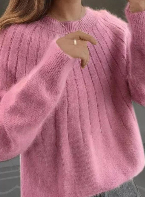 Elegante dames trui met unieke fluffy textuur en klassieke ronde hals; stijlvolle mode voor haar.